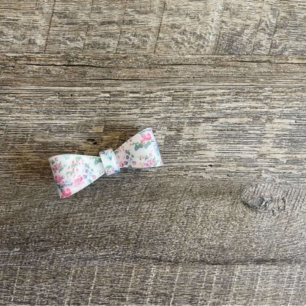 White Floral Print Hard Plastic Hair Bow